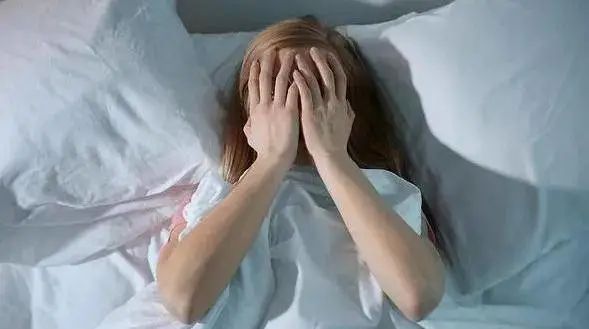 更年期的女性为何高发外阴白斑?
