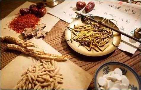 外阴白斑不能吃什么食物?